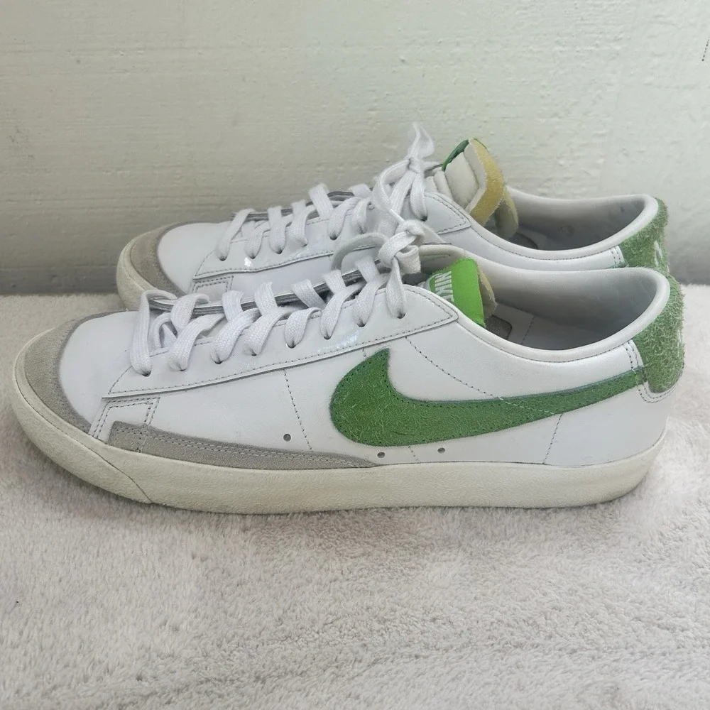 Nike Blazer '77 Vintage Low Soccer 10.5 White Green Sports OG DJ6193-100 EUC